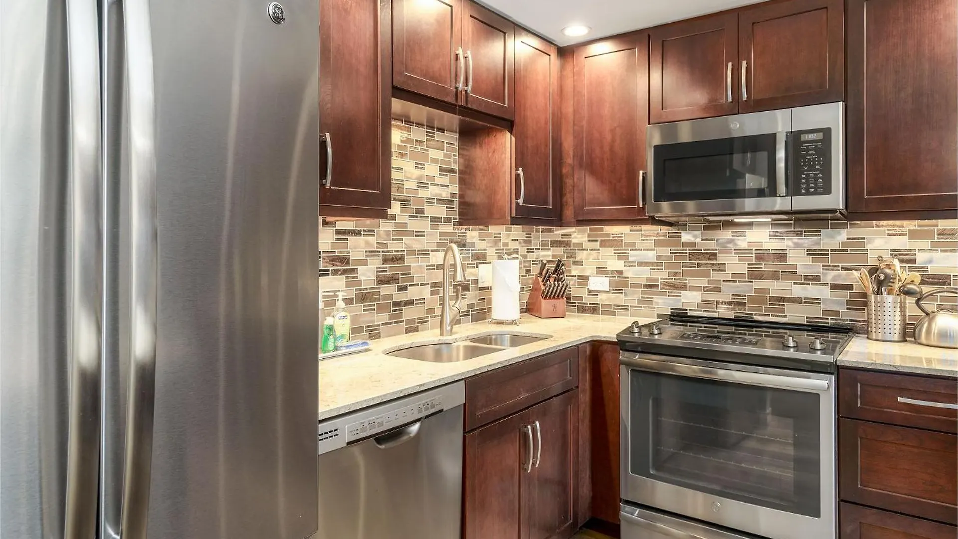 Kamaole Sands 3-406, Gourmet Kitchen, Split Ac Wailea